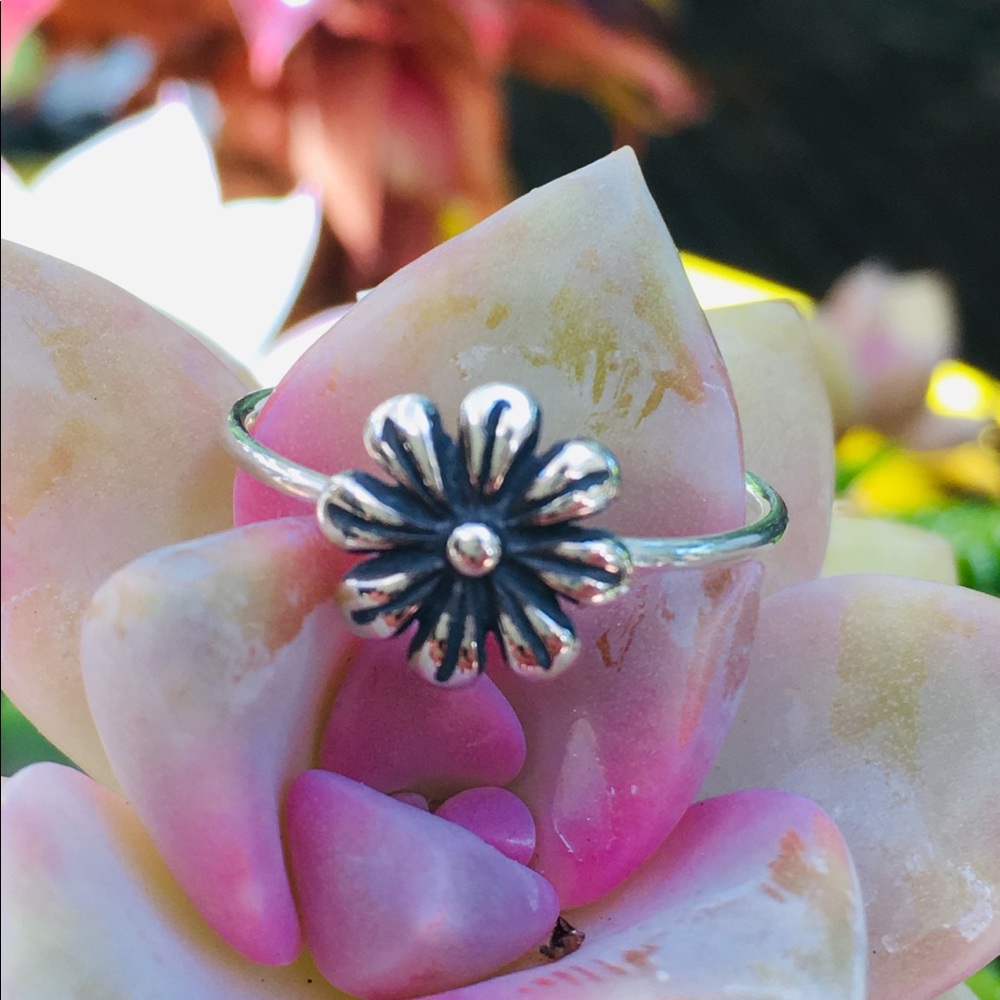 Delicate Sterling Silver Daisy Flower Ring